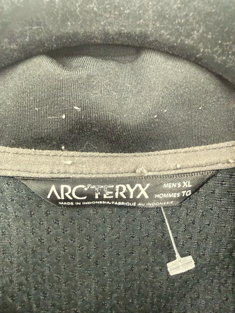 Arc'teryx Men's Black Full-Zip Lightweight Jacket Y7